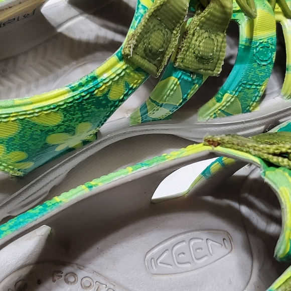 KEEN Waterproof Hiking Sandals - Picture 2 of 7